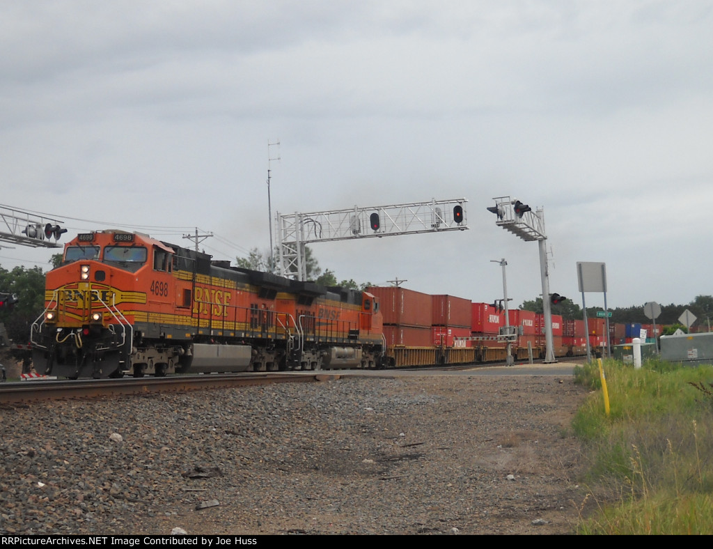 BNSF 4698 West